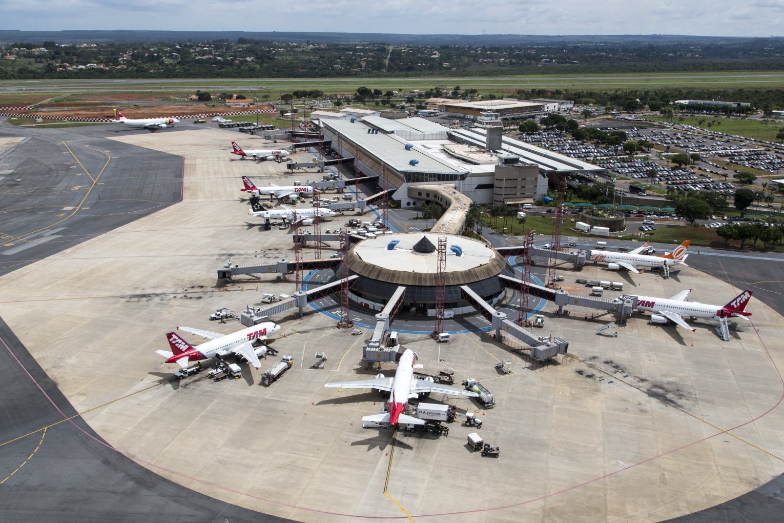 Resultado de imagem para aeroporto de brasilia