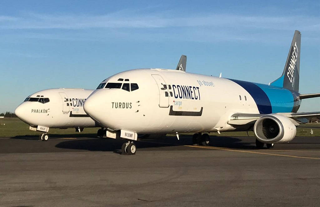 Avião Boeing 737-400F Connect Cargo