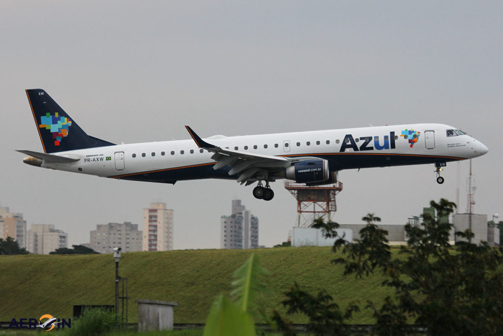 Azul Embraer E195 llega a Brasil, que lleva un año almacenado en Portugal