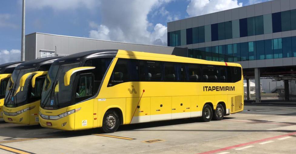 En el aeropuerto de Salvador, los autobuses de Itapimirim transportarán pasajeros desde y hacia los aviones
